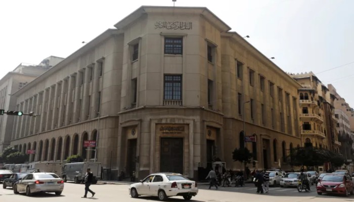 مصر على رأس الدول المتخمة بالديون ومشكلاتها
