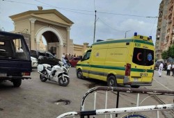 شرطي يقتل سائحين إسرائيليين اثنين ومرشدهما في الإسكندرية