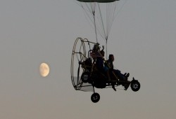 ماذا تعرف عن "مظلات الطاقة" التي استخدمها صقور "حماس" في "طوفان الأقصى"؟ (تقرير)