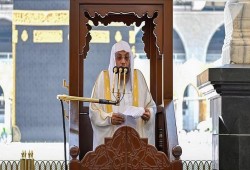 بكاء خطيب المسجد الحرام و"تلميحات" في "النبوي".. تضامن إسلامي واسع مع طوفان الأقصى
