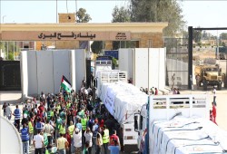 بعد تعنت من السيسي وإسرائيل.. فتح معبر رفح وبدء دخول 20 شاحنة إغاثية