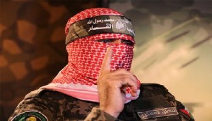 خطابات "أبو عبيدة" والاتصال بالجماهير.. كيف تدير المقاومة إعلامها في الحرب؟
