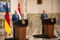 وائل قنديل يكتب: التهجير والتفويض: استثمار المأساة