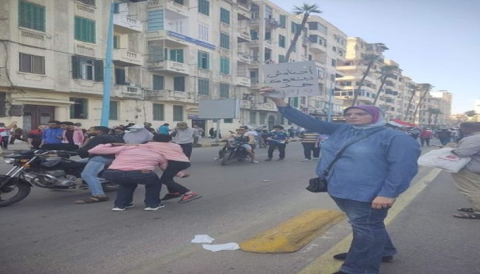 بلومبرج: مسعى أمريكي لتبني السعودية دعما اقتصاديا لتهجير الغزاويين إلى سيناء