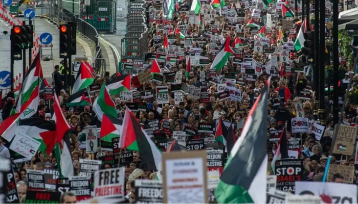 جماهير سيلتيك تتحدى المنع وترفع أعلام فلسطين بكثافة في دوري الأبطال
