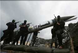 صفارات الإنذار تدوي على مدار الجمعة.. رشقات صاروخية مكثفة على تل أبيب والمناطق المحتلة