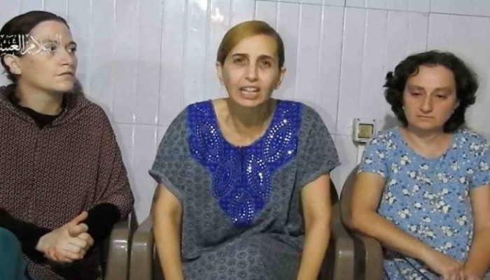3 أسيرات إسرائيليات يتهمن نتنياهو بالفشل وعائلاتهن تعقد مؤتمرا صحفيا الليلة