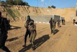 موفاز يدعو لمبادلة "جميع" الأسرى الفلسطينيين بالإسرائيليين لدى حماس