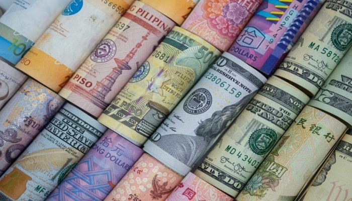 أسعار العملات اليوم السبت فى البنك المركزي والسوق الموازي