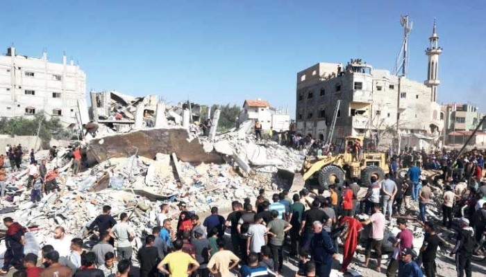 مظاهرة حاشدة في لندن والاحتلال يواصل استهداف مستشفى الشفاء و"القمة" تدين!