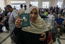 مواطنون مصريون بغزة: "لقد رأينا الموت"