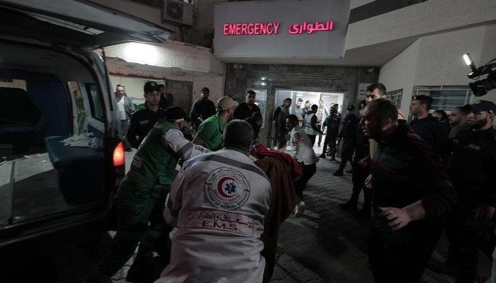 الجيش الإسرائيلي يطرد أطفالا ومرضى من مستشفى الشفاء