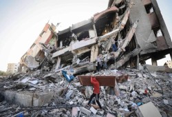 خبير دولي: إسرائيل ارتكبت 3 جرائم في قطاع غزة