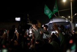 حماس تعلن قائمة الأسرى المفرج عنهم في سادس أيام صفقة التبادل