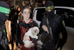 كلب "مايا ليمبرج" يثير ضجة في العالم.. ونشطاء طالبوا بمشاركته في "مهرجان كلاب تركي"!