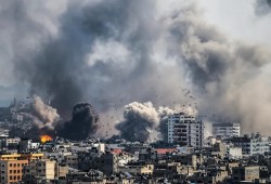 قصف إسرائيلي وحشي وصفارات الإنذار بالأراضي المحتلة.. استئناف القتال في غزة بعد انتهاء الهدنة