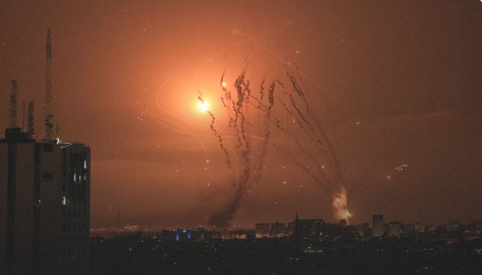 انفجارات ضخمة تهز تل أبيب إثر رشقة صاروخية كبيرة من المقاومة