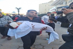 35 جثة تتكدس أمام مستشفى كمال عدوان بغزة