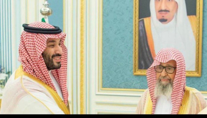 خطيبا الحرمين يكتفيان بالدعاء للأقصى.. والسلطات السعودية تعتقل متضامنين مع غزة