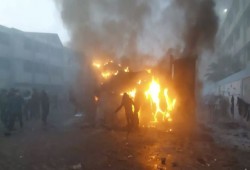 الاحتلال يقصف مراكز الإيواء بغزة بقنابل حارقة