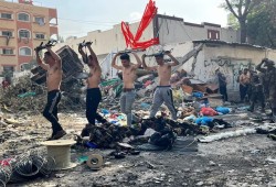 أجبروهم على حمل السلاح.. طبيب يكشف الأكاذيب الصهيونية عن مستشفى كمال عدوان