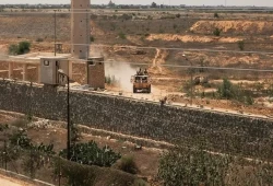 وسائل إعلام أجنبية: إسرائيل أبلغت مصر نيتها احتلال الحدود بما فيها معبر رفح