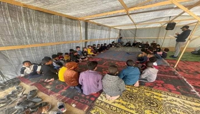 قسوة الحرب لم تمنعها.. 70 مركز تحفيظٍ للقرآن بمخيمات النزوح في غزة (صور)