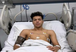 بعد إصابته بارتجاج في المخ.. عاشور: "مفيش حاجة في الدنيا تستاهل"