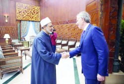 بعد استهداف الإعلام الصهيوني المؤسسة ومناهجها .. ناشطون يطلقون هاشتاج #الازهر_خط_احمر