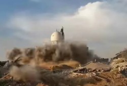 جندي إسرائيلي يوثق تفجير مسجد في خان يونس
