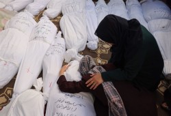 عقب الفيتو الأمريكي.. الاحتلال يقصف منازل غزة