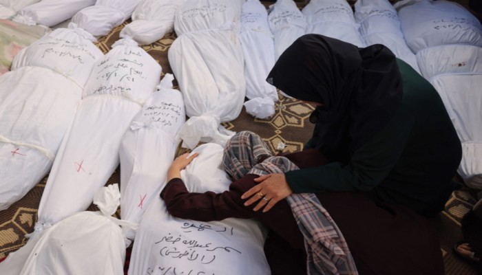 عقب الفيتو الأمريكي.. الاحتلال يقصف منازل غزة