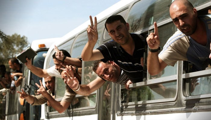 الاحتلال يعيد اعتقال 11 فلسطينيا من محرري صفقة التبادل الأخيرة مع حماس