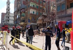 الإسكندرية تواصل النزيف.. 3 قتلى في انهيار عقار بالورديان والبحث عن باقي الضحايا