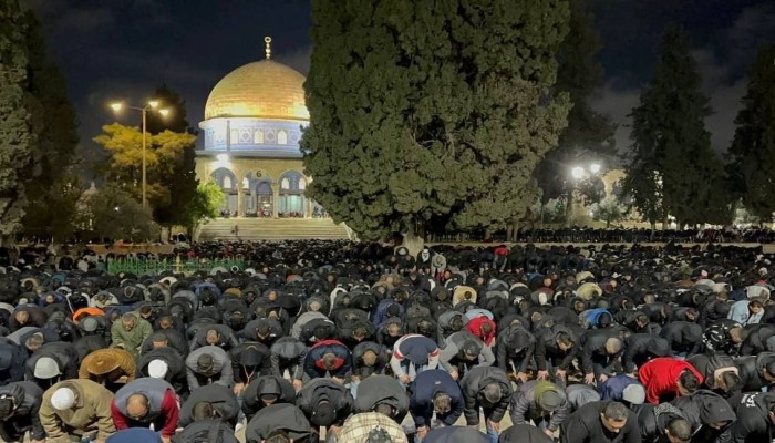 55 ألف مصلٍّ يؤدون تراويح الليلة الثمانية من رمضان في الأقصى