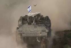 ميدل إيست آي: شهود يصفون مشاهد اعتداء جنود الاحتلال على الفلسطينيين خلال مداهمة مستشفى الشفاء