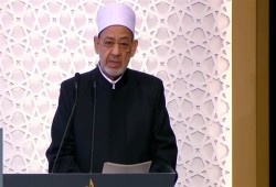 انتقادات جديدة لشيخ الأزهر بعد كلمة له بحضور من أغلق معبر رفح