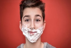 أسباب تأخر علامات البلوغ لدى بعض الأطفال.. هل الأب المسئول؟
