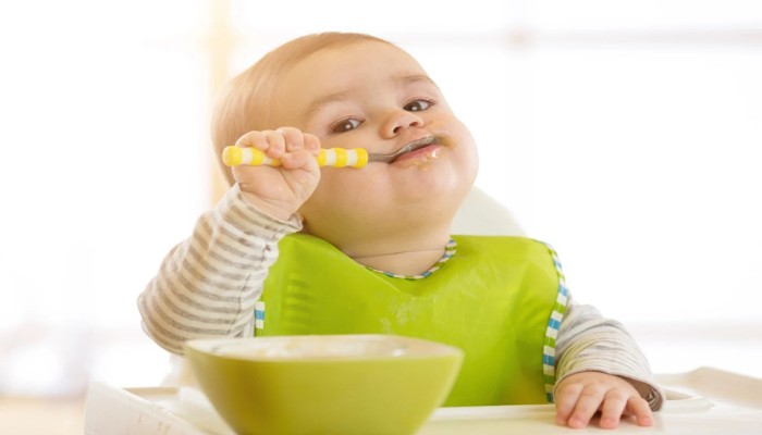 7 أخطاء تقع فيها الأمهات أثناء التعامل مع الطفل الرضيع
