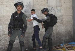 قوات الاحتلال تعتقل أعداداً قياسية من الأطفال الفلسطينيين دون تهمة