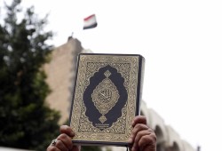 السويد تسمح بتنظيم احتجاج آخر لتدنيس القرآن الكريم