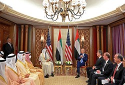 الكعب العالي للمطبعين .. "بن سلمان" يستجدي UN أمام سطو "بن زايد" على الياسات  
