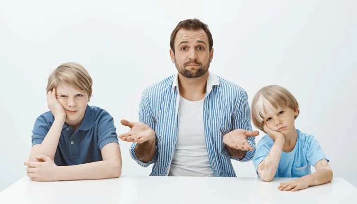 لا تجعل إرهاقك يؤثر على نفسية أبنائك.. 8 نصائح لا تفوتك