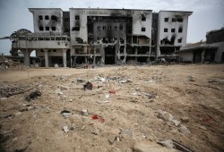 وزارة الصحة: العثور على أكثر من 520 جثة في 7 مقابر جماعية بمستشفيات غزة