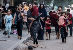 أزمة إنسانية تتفاقم.. نزوح قسري لحوالي 450 ألف شخص من رفح