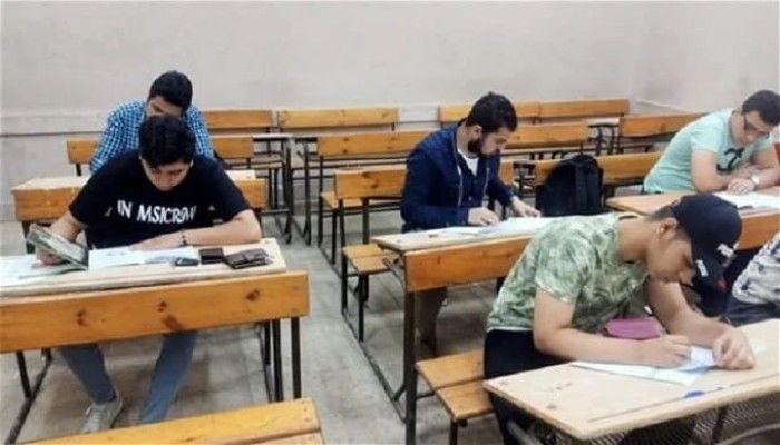 بعد لحظات من فتح اللجان.. تداول أسئلة امتحانات مدرسة صناعية في سوهاج عبر تيليجرام