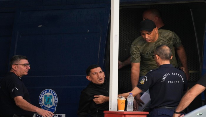 محاكمة مثيرة للجدل لـ9 مصريين في اليونان بشأن غرق سفينة مهاجرين