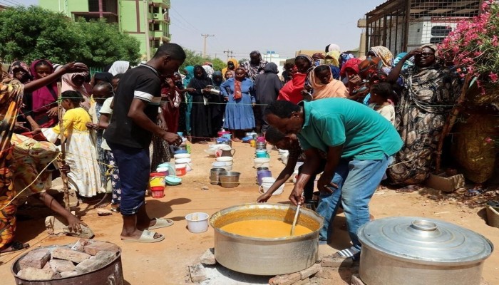 : كيف يدفع الشعب السوداني وأجياله القادمة تكلفة الحرب الدائرة منذ عام .