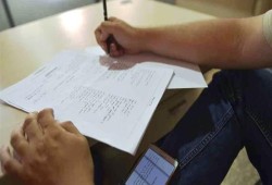 تداول أسئلة وإجابات امتحانات الدبلومات الفنية عبر جروبات الغش
