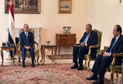 محاكمة سيناتور أمريكي تكشف شبكة فساد تضم مسؤولين مصريين كبار بقضية الرشوة